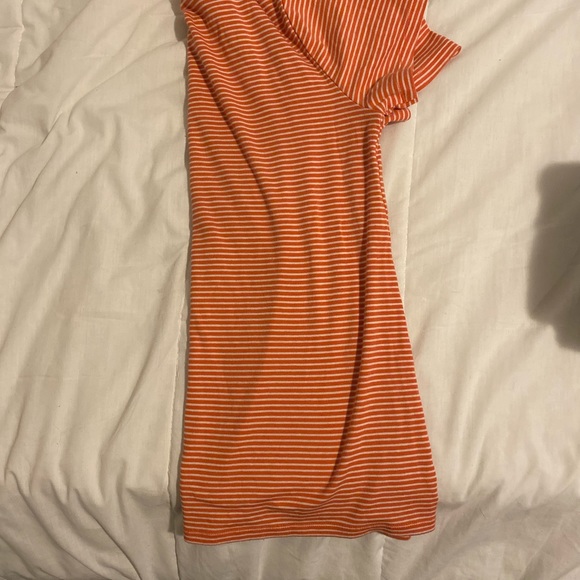 Bundle of two cute graphic tees! - Picture 2 of 5